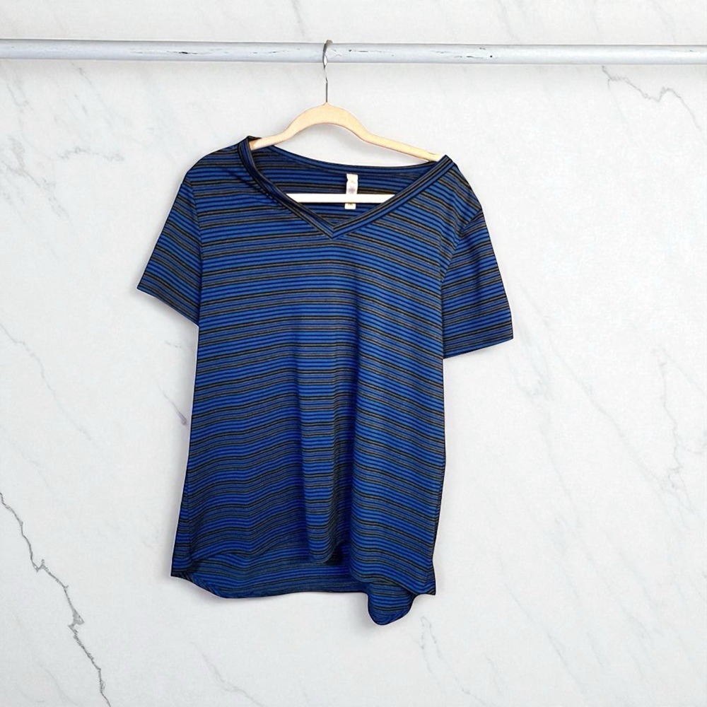 LuLaRoe Top Plus Size 2XL Blue Gray Striped Pull Over V-Neck Short Sleeve‎ Shirt